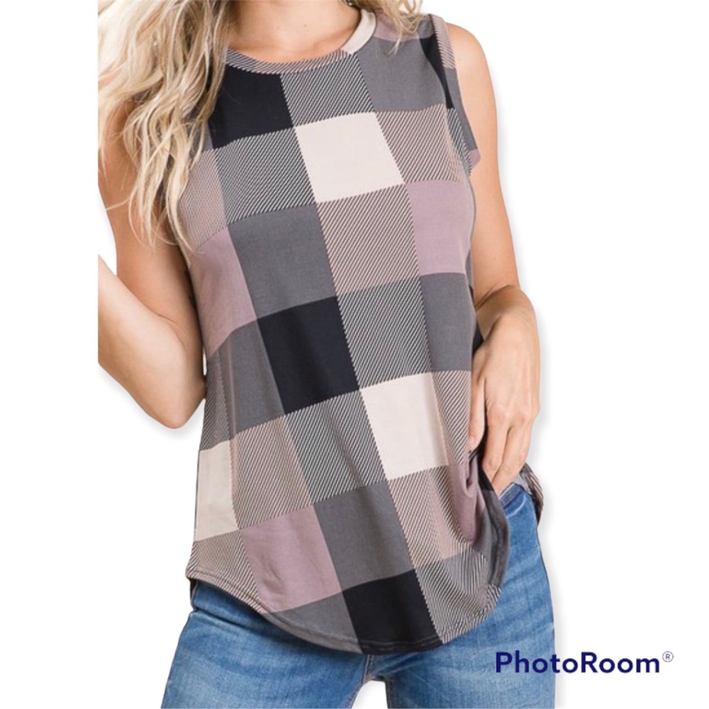 Checkered print tank